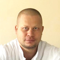 Портных Денис Алексеевич, хирург-эндокринолог