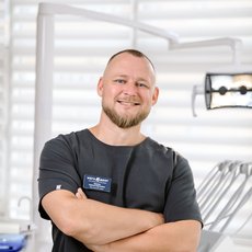 Чаюков Сергей Сергеевич, стоматолог-хирург