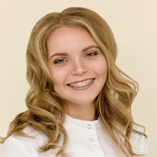 Постникова Алена Владиславовна, стоматолог-терапевт