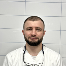 Муслимов (Григорьян) Александр Олегович, имплантолог