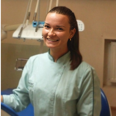 Рекунова Анна Евгеньевна, стоматолог-терапевт