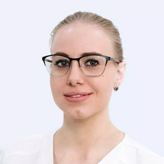 Мирошниченко Карина Сергеевна, стоматолог-терапевт