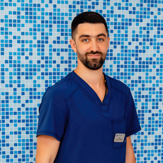 Зубков Руслан Владимирович, стоматолог-хирург