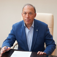 Тахтаев Юрий Викторович, офтальмолог-хирург