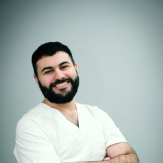 Хачатрян Ара Варданович, стоматолог-терапевт