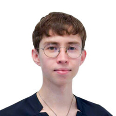 Уразметов Рустам Денисович, стоматолог-хирург