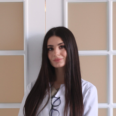 Шмидт Инга Олеговна, врач-косметолог