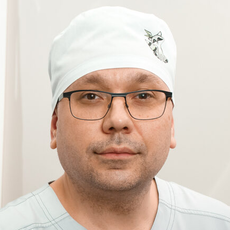 Сузый Юрий Юрьевич, стоматолог-хирург