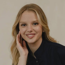 Красова Устинья Юрьевна, стоматолог-терапевт