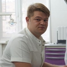 Котенев Иван Константинович, стоматолог-терапевт