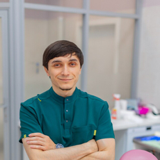 Абдулазизов Артем Шахларович, стоматолог-терапевт