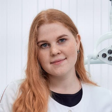 Локтина Анастасия Сергеевна, стоматолог-терапевт