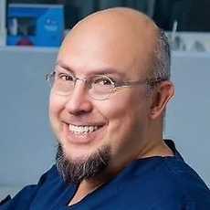 Юнусов Эдуард Мансурович, стоматолог-ортопед