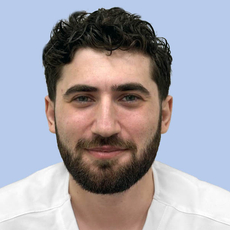 Зугумов Мухтар Гамзатдаевич, стоматолог-терапевт