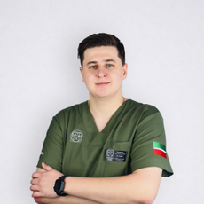 Гиниятов Роберт Искандарович, стоматолог-хирург