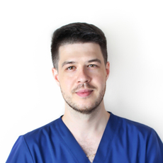 Ашарабзянов Руслан Наилевич, стоматолог-терапевт