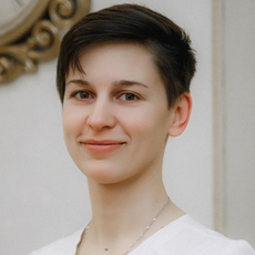 Данилова Евгения Сергеевна, стоматолог-хирург