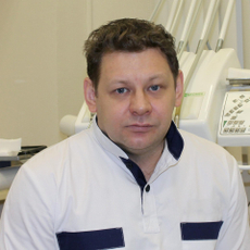 Переверзев Роман Васильевич, стоматолог-хирург