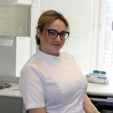 Ивахненко Елена Владимировна, стоматолог-терапевт