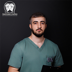 Магомедов Расул Юсупович, стоматолог-терапевт