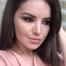 Николова Зарина Артуровна, стоматолог-терапевт