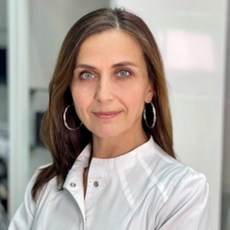 Попова Наталья Викторовна, стоматолог-терапевт