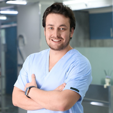 Курманбаев Рустам Амангельдыевич, пластический хирург