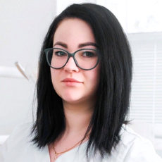 Клусова (Лошманова) Арина Игоревна, стоматолог-терапевт