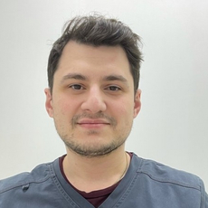 Манасян Менуа Александрович, стоматолог-терапевт