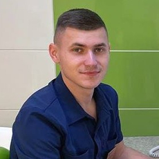 Середняков Евгений Вячеславович, стоматолог-терапевт