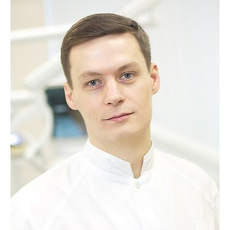 Скоромных Дмитрий Леонидович, стоматолог-терапевт