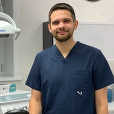 Катаников Игорь Александрович, стоматолог-терапевт