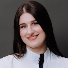 Пестрякова (Агапкина) Марина Руслановна, стоматолог-терапевт