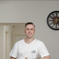 Арихин Владимир Николаевич, стоматолог-терапевт