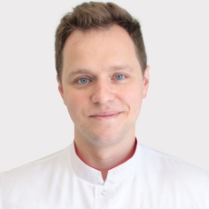 Зюкин Денис Александрович, стоматолог-хирург