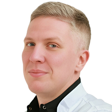 Плиса Михаил Олегович, стоматолог-хирург