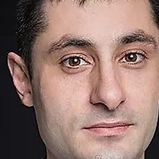 Кеворков Дмитрий Сергеевич, стоматолог-хирург