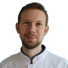 Попов Максим Васильевич, хирург