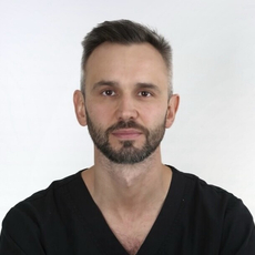 Ашурко Игорь Павлович, стоматолог-хирург