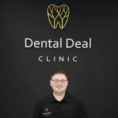 Ермаков Денис Викторич, стоматолог-хирург