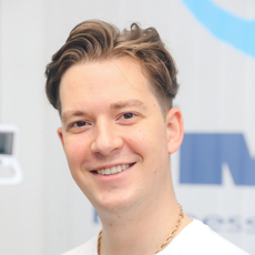 Кириленко Владимир Владимирович, стоматолог-хирург