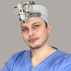 Столяренко Алексей Александрович, стоматолог-хирург