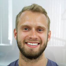 Яшков Евгений Дмитриевич, стоматолог-хирург