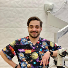 Надель Борис Игоревич, стоматолог-терапевт