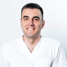 Гарибян Айк Гагикович, стоматолог-хирург