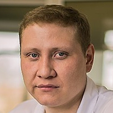 Пинаев Максим Михайлович, стоматолог-терапевт