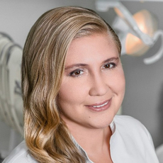 Уракова Елена Владимировна, стоматолог-хирург