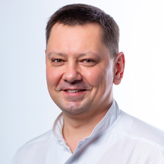 Николаенко Максим Геннадьевич, стоматолог-хирург