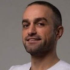 Сисакян Артур Арменович, стоматолог-терапевт