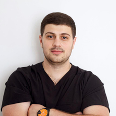 Тумасян Арест Василиевич, стоматолог-терапевт